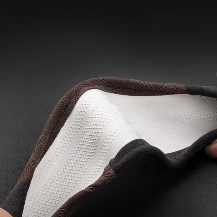 Premium Leather Steering Wheel Cover for Zeekr 7GT / 7X