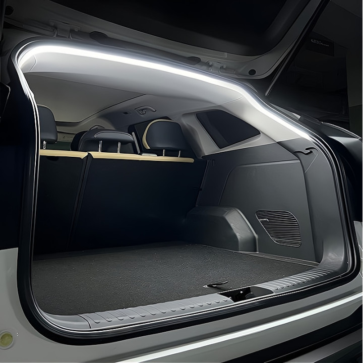 LED pásky do kufru s automatickým spínáním pro MG