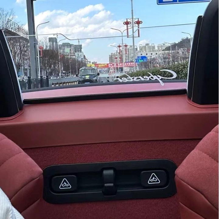 Zadní větrná clona s rámem pro MG Cyberster – foto 3