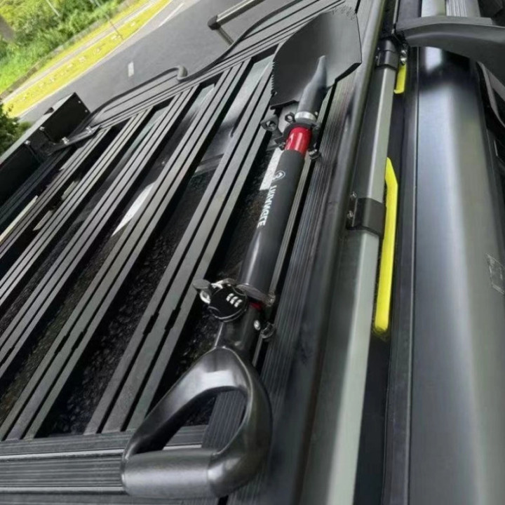 Držák na lopatu a záchrannou sekeru pro Jaecoo a Omoda – foto 3