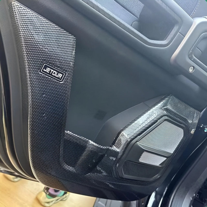 Ochranné prahové panely dveří z ABS carbon fiber pro Jetour T2 – foto 8