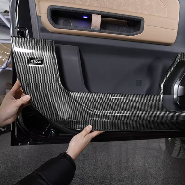 Ochranné prahové panely dveří z ABS carbon fiber pro Jetour T2 – foto 9