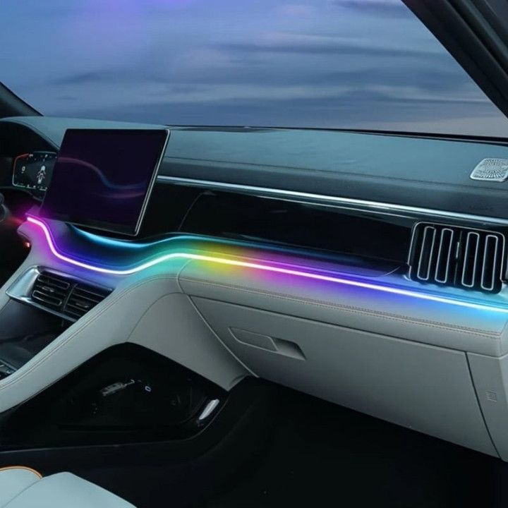 Ambientní lampička s barevnými režimy pro modely BYD – foto 4