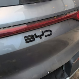 Zadní emblém z ABS pro BYD Atto 2
