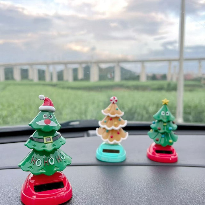 Solární kývací vánoční stromeček na palubní desku pro BYD
