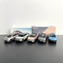 Kovový model auta 1:18 pro BYD