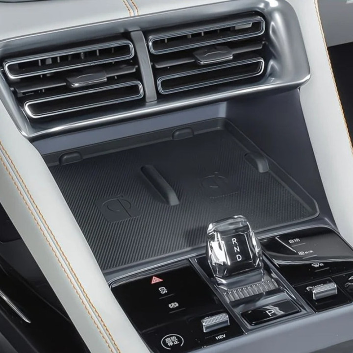 Silikonová protiskluzová podložka konzole pro BYD Seal U – foto 2
