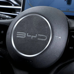Potah volantu Alcantara pro BYD