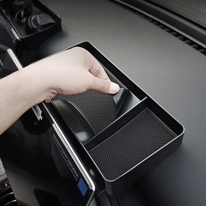 Úložný box za displej s protiskluzovou podložkou pro BYD Atto 3 – foto 2