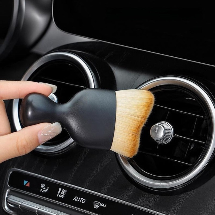 Kartáč na čištění interiéru pro BYD
