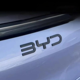 Černý vnější emblém pro BYD Sealion 7