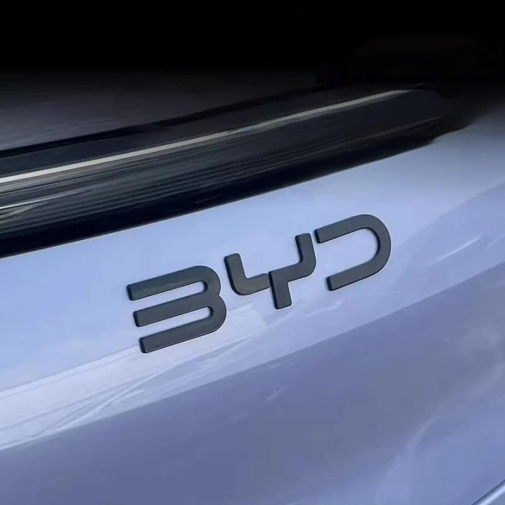Černý vnější emblém pro BYD Sealion 7