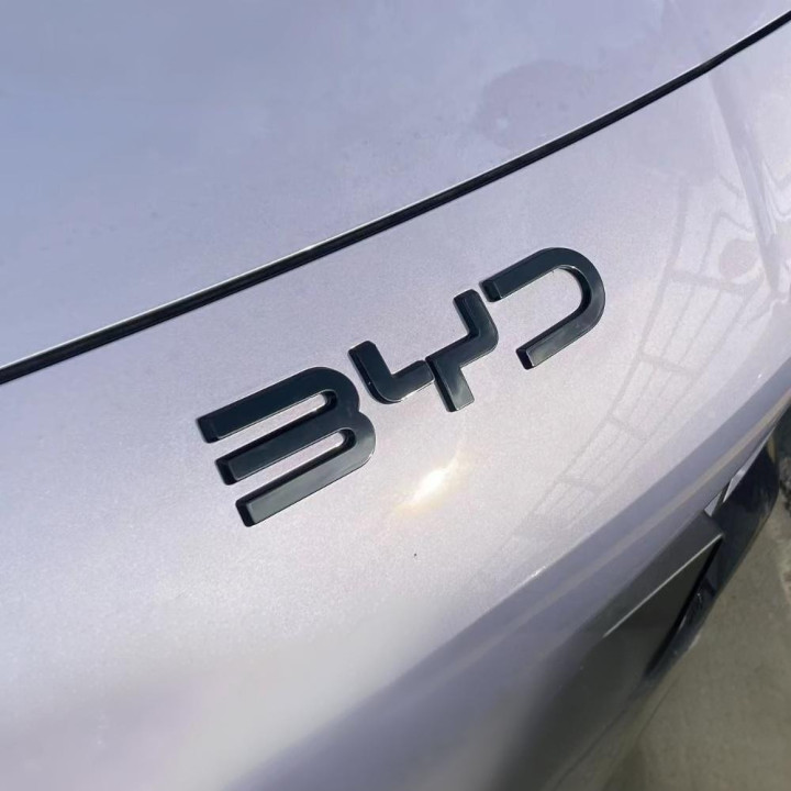 Černý vnější emblém pro BYD Sealion 7 – foto 8