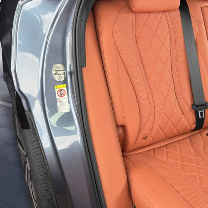Ochranná kožená samolepka na C sloupek pro BYD Sealion 7 – foto 4