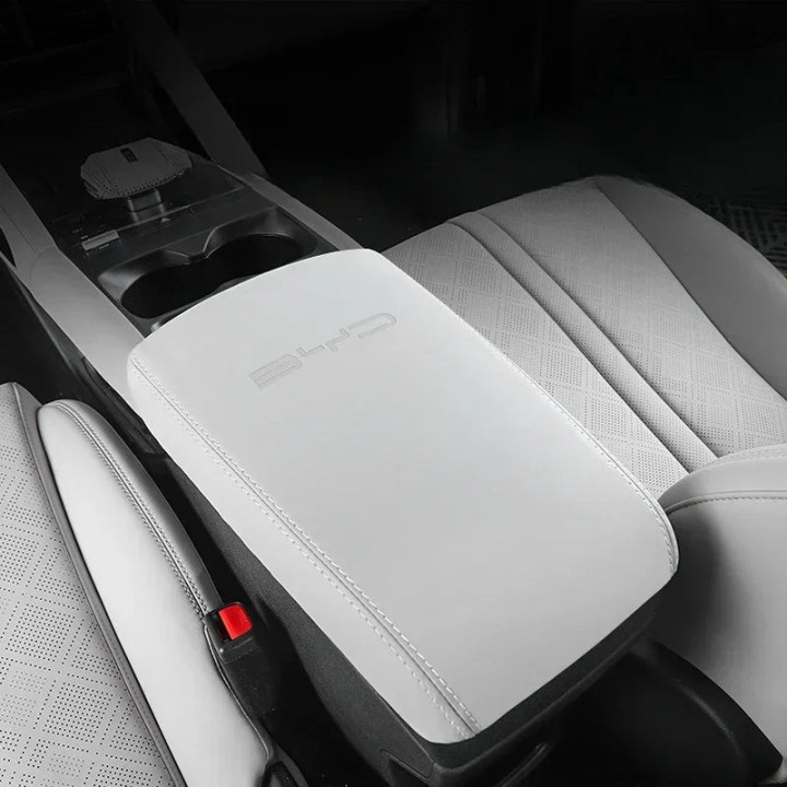 Ochranná krytka středové konzoly kožená pro BYD Atto 2