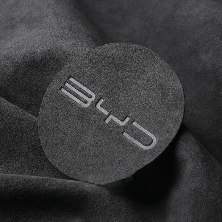 Matná samolepka na znak volantu pro BYD Seal – foto 3