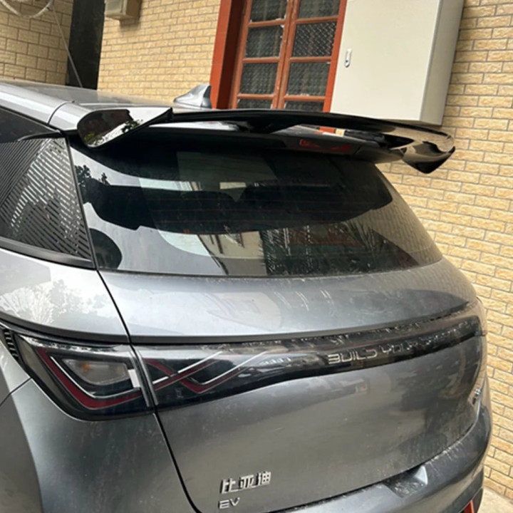 Zadní spoiler lesklý černý pro BYD Dolphin – foto 6