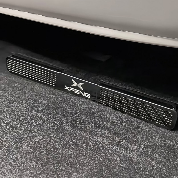 Kryty výdechů pod sedadly pro Xpeng G6